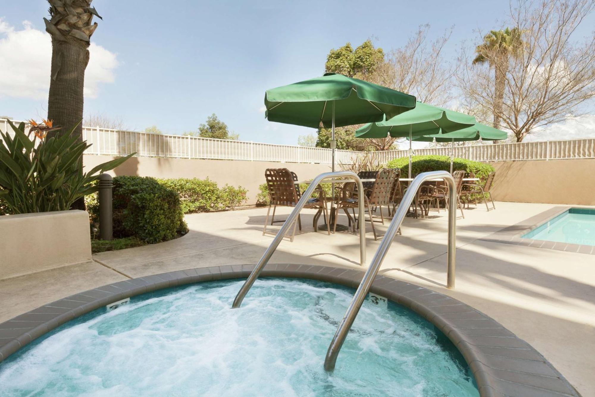 Hilton Garden Inn Gilroy Εξωτερικό φωτογραφία